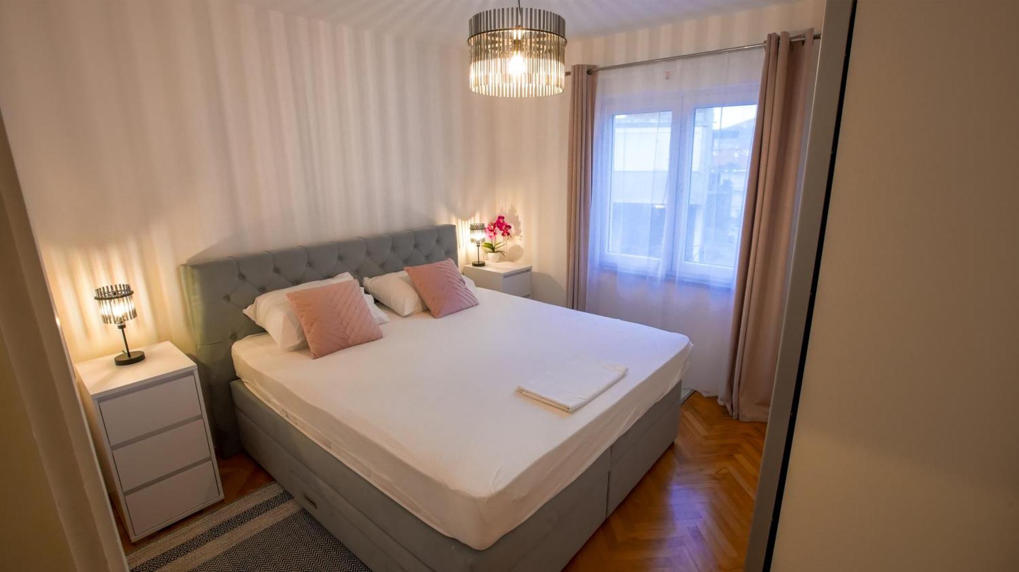 Apartman Mia With Pool1 Split Eksteriør billede